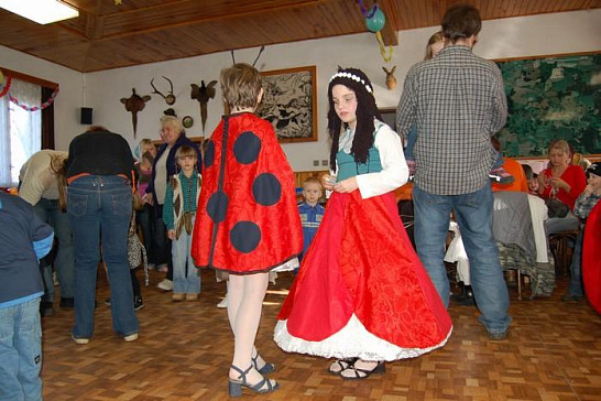 Dětský maškarní bál v Kadově 2008