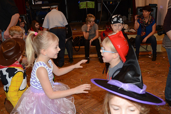 Dětský maškarní bál v Kadově 2014 